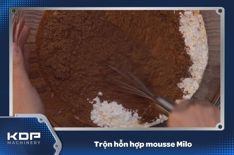 Trộn hỗn hợp mousse Milo